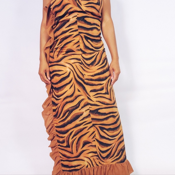 🚫SOLD🚫Tiger Print Maxi Dress - Picture 3 of 12